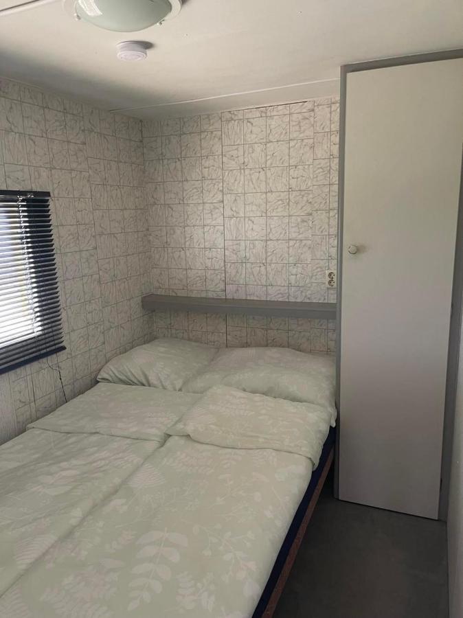V Dřevěném Mobilheimu štít * Chlumec nad Cidlinou