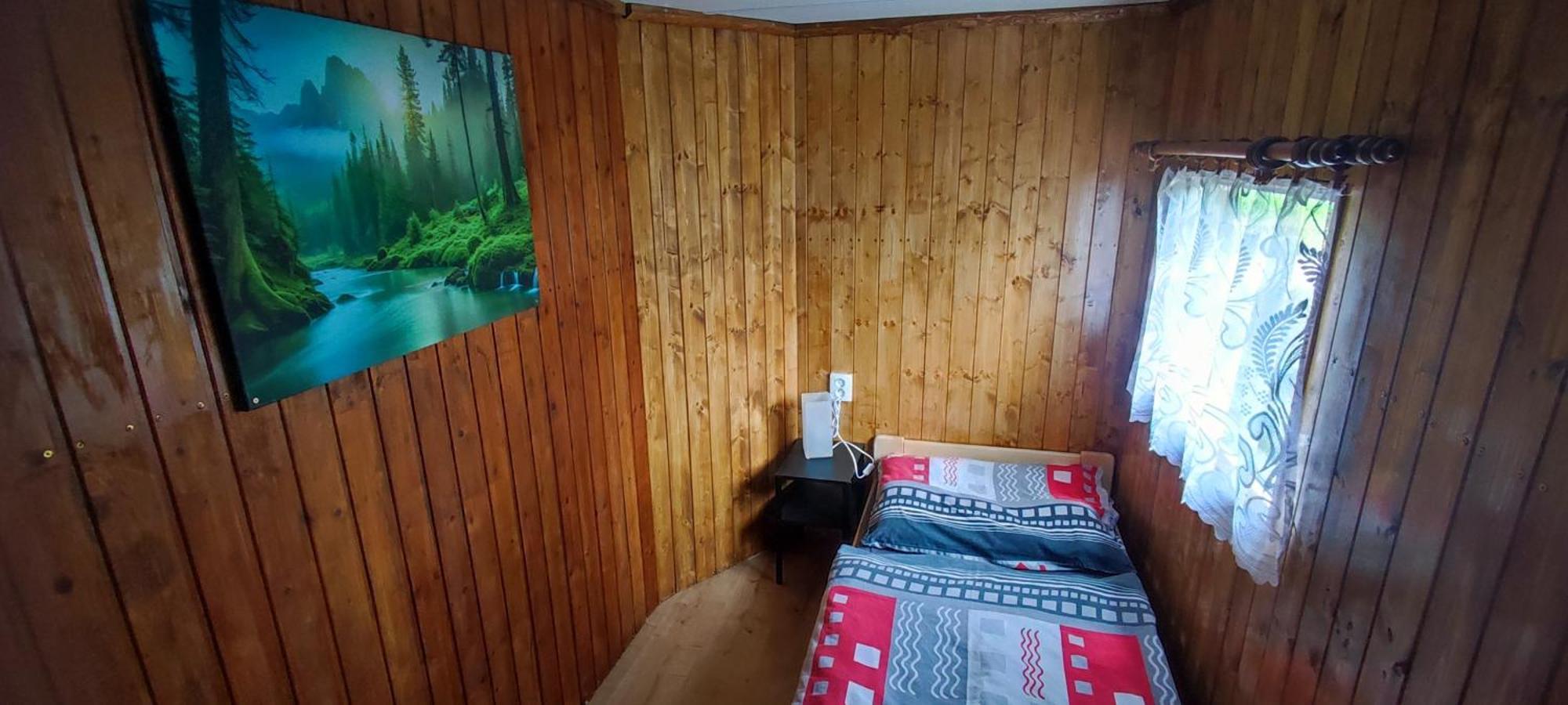 V Dřevěném Mobilheimu štít